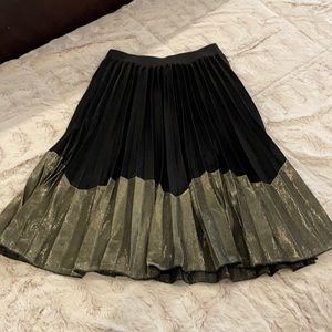 Pleated midi skirt